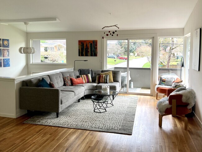 Foto del edificio - 401 109th Ave SE