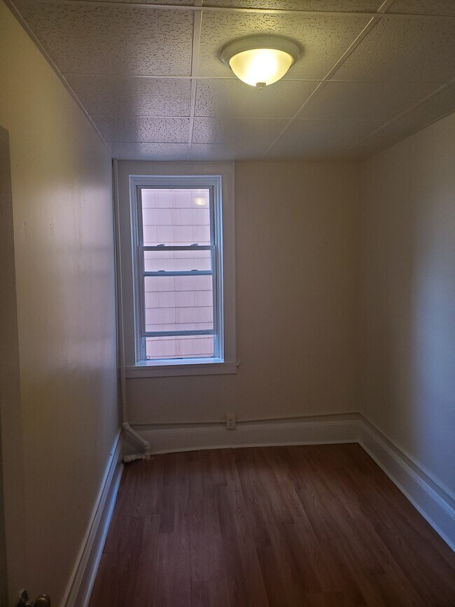 Building Photo - 456 Baldwin Ave