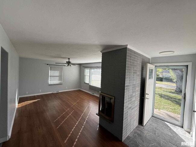 Building Photo - 3250 S 1st St