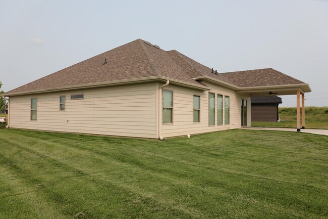 Foto del edificio - 4512 Estacada Dr