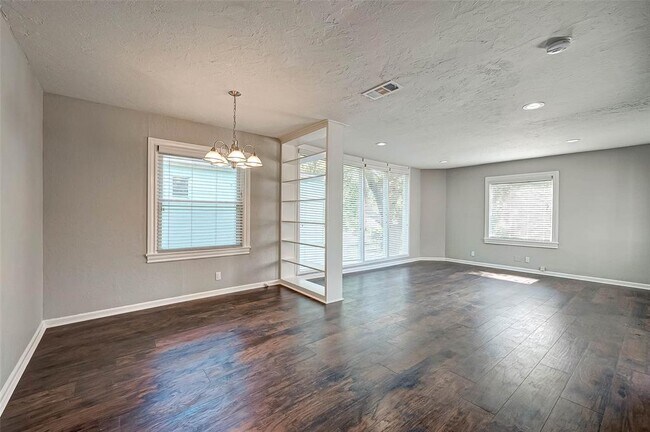 Foto del edificio - 2408 Yoakum Blvd