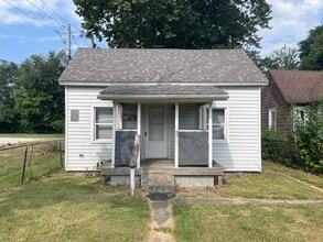 Building Photo - 906 Jewell St