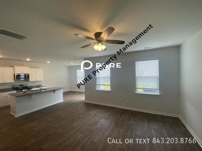 Foto del edificio - Beautiful 4 bed home in McKewn