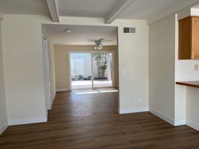 Foto del edificio - 20892 Beachwood Ln