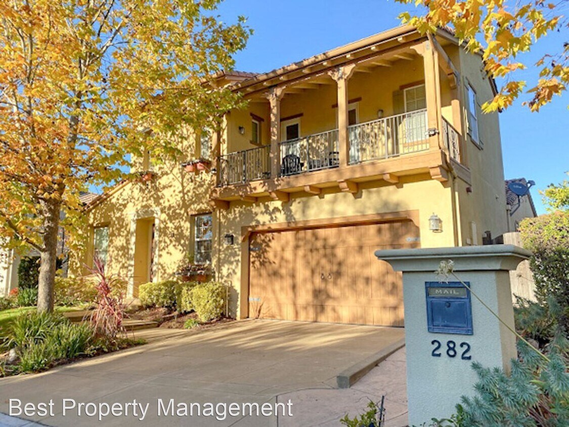 Foto principal - 4 br, 4.5 bath House - 282 Drummond Dr