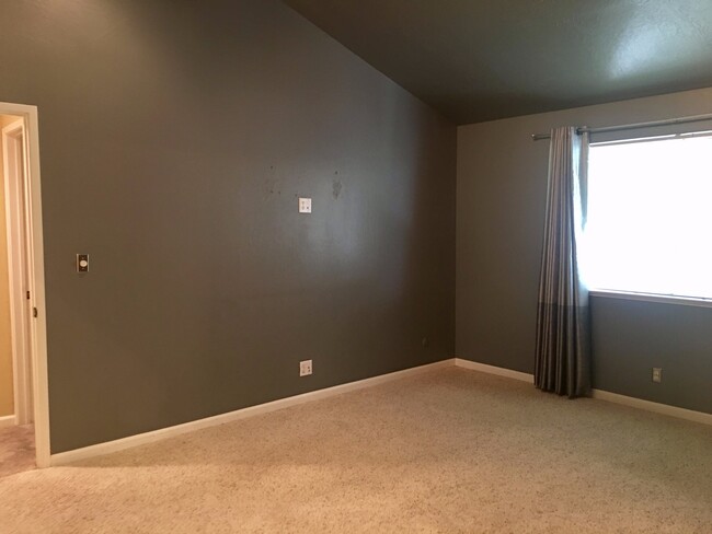 Building Photo - 131 Fountainhead Ct