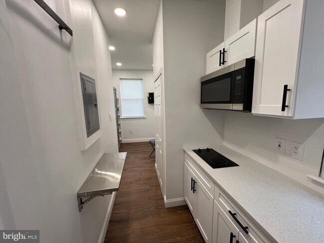 Foto del edificio - 2145 Elkins Ave