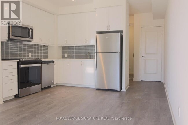 Photo du bâtiment - 4955-4955 Yonge St