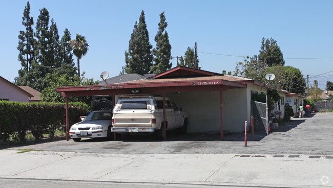 Building Photo - 11125-11131 1/2 Schmidt Rd
