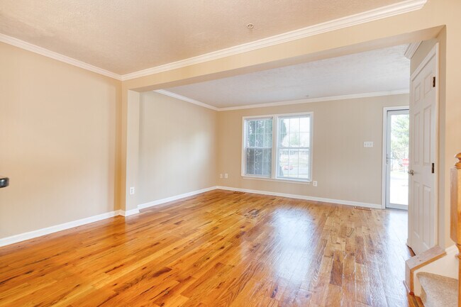 Foto del edificio - 490 Crestridge Way
