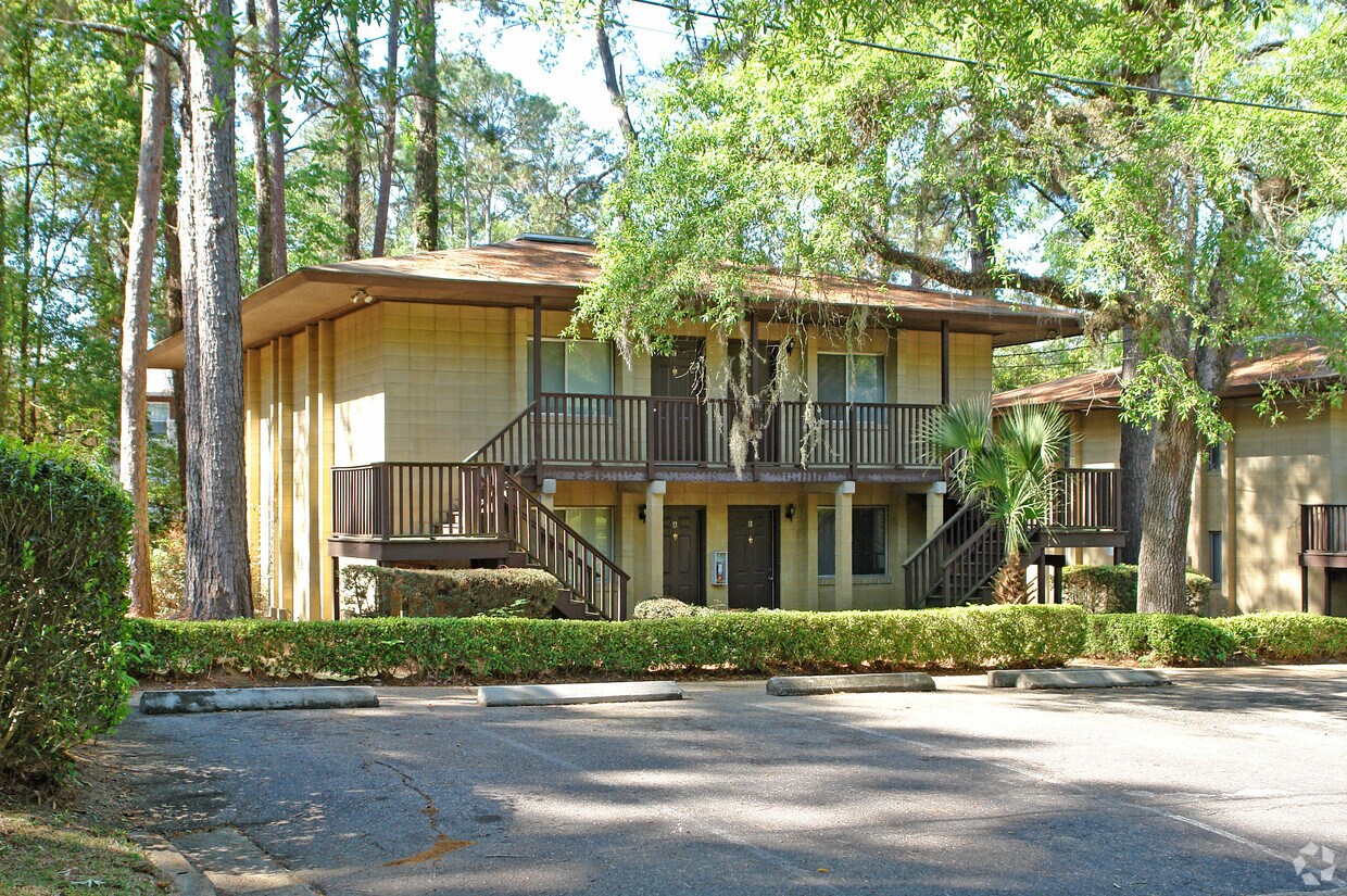 Columbia House Apartments Tallahassee, FL