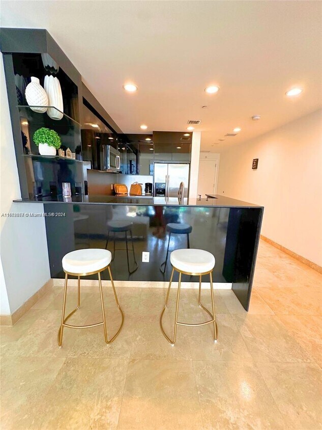 Primary Photo - 1060 Brickell Ave
