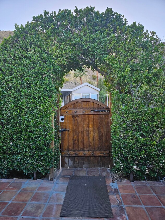 Primary Photo - 69333 E Palm Canyon Dr