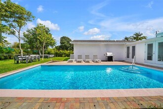 Building Photo - 18280 NE 8th Ave