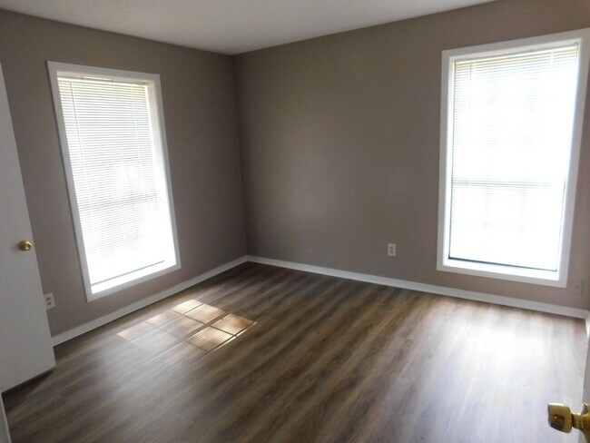 Building Photo - 1524 MS-4