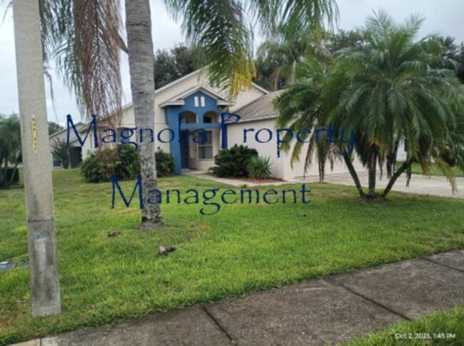 Building Photo - Tavares Lake Saunders Pointe