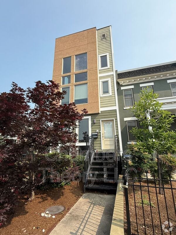 Building Photo - 471 Luray Pl NW