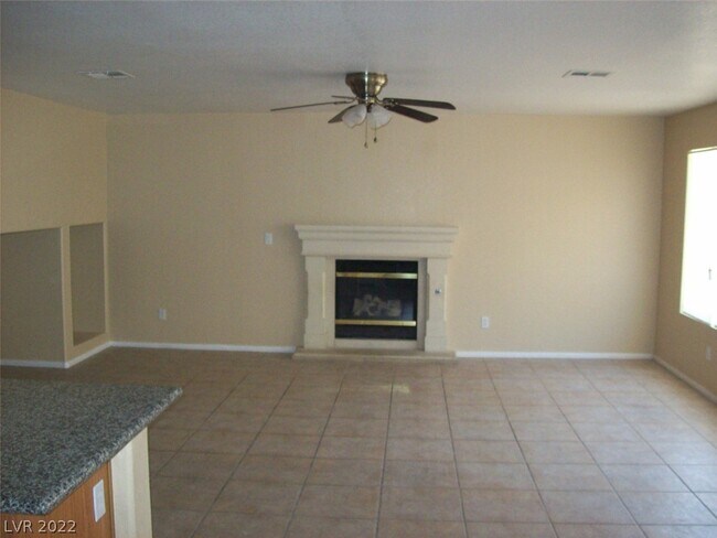 Building Photo - 5309 La Quinta Hills St