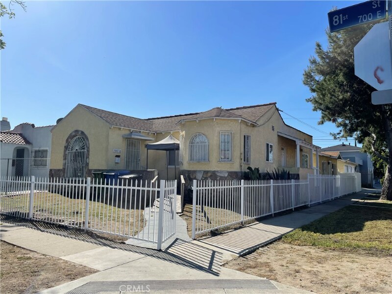 Primary Photo - 700 E 81st St