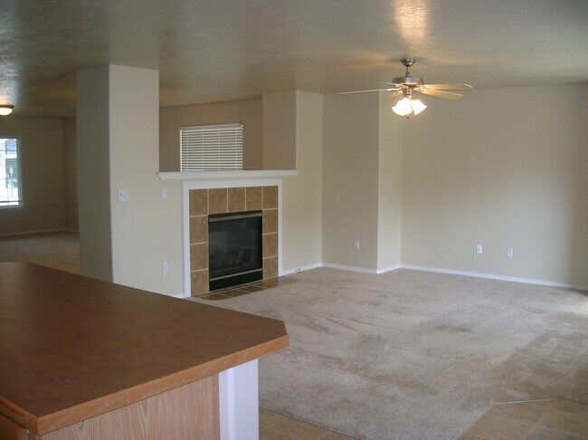 Building Photo - Nice home located in SE Boise near Les Bois Jr. High