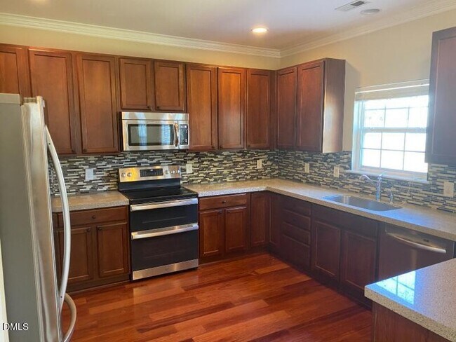 Foto del edificio - 105 Saltybrook Ln