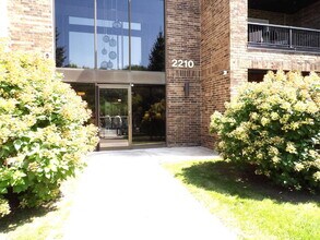 Building Photo - 2210 Midland Grove Rd