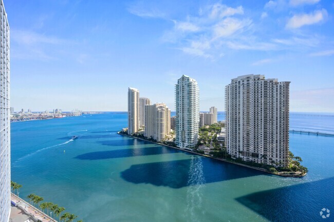 Building Photo - 300 S Biscayne Blvd