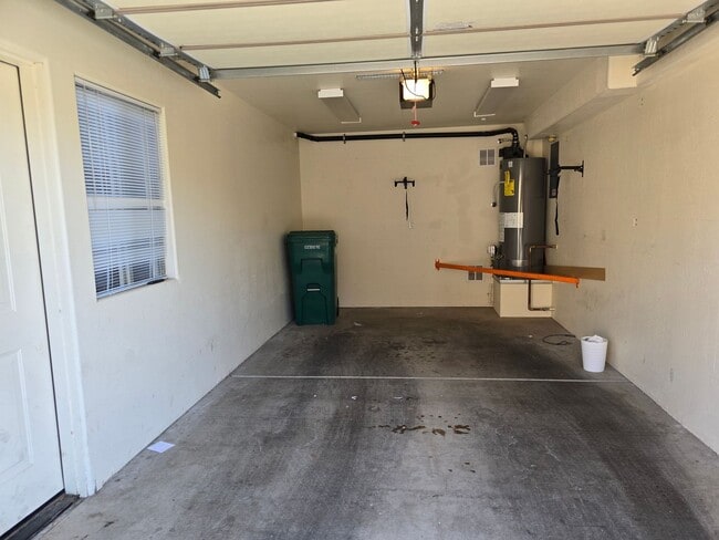 Building Photo - Unfurnished, 1-Year Long-Term Rental