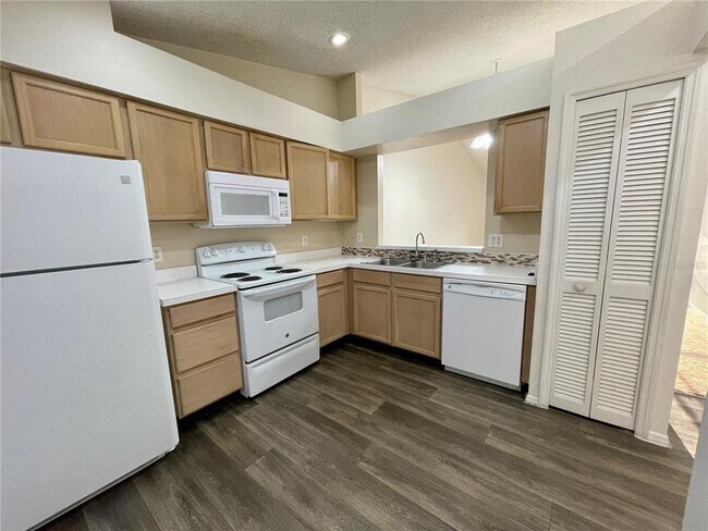 Foto del edificio - 13348 Fairway Glen Dr