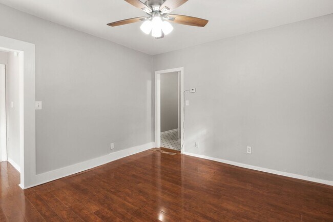 Building Photo - Southeast Atlanta  For Rent 3 bedroom/ 1 b...