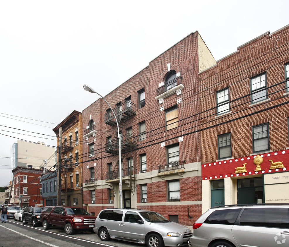 Primary Photo - 38-32 29th St