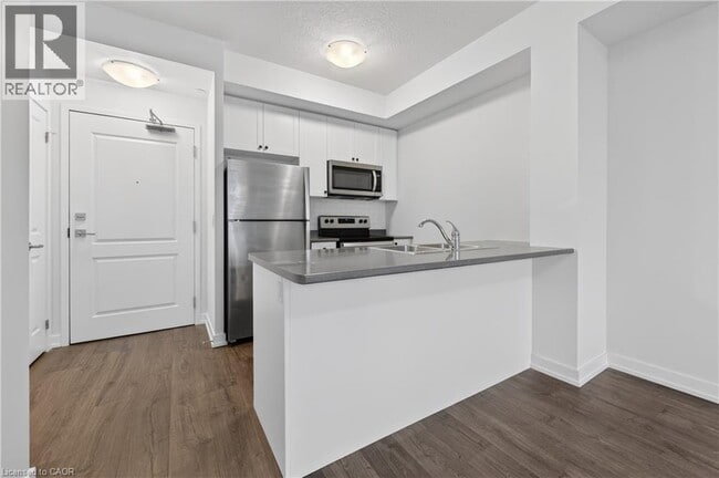 Building Photo - 5055 Greenlane Rd