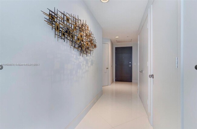 Building Photo - 17301 Biscayne Blvd
