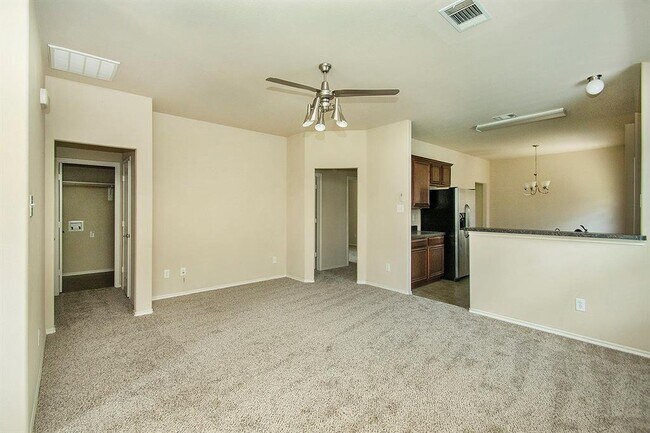 Building Photo - 4035 Eagle Dr