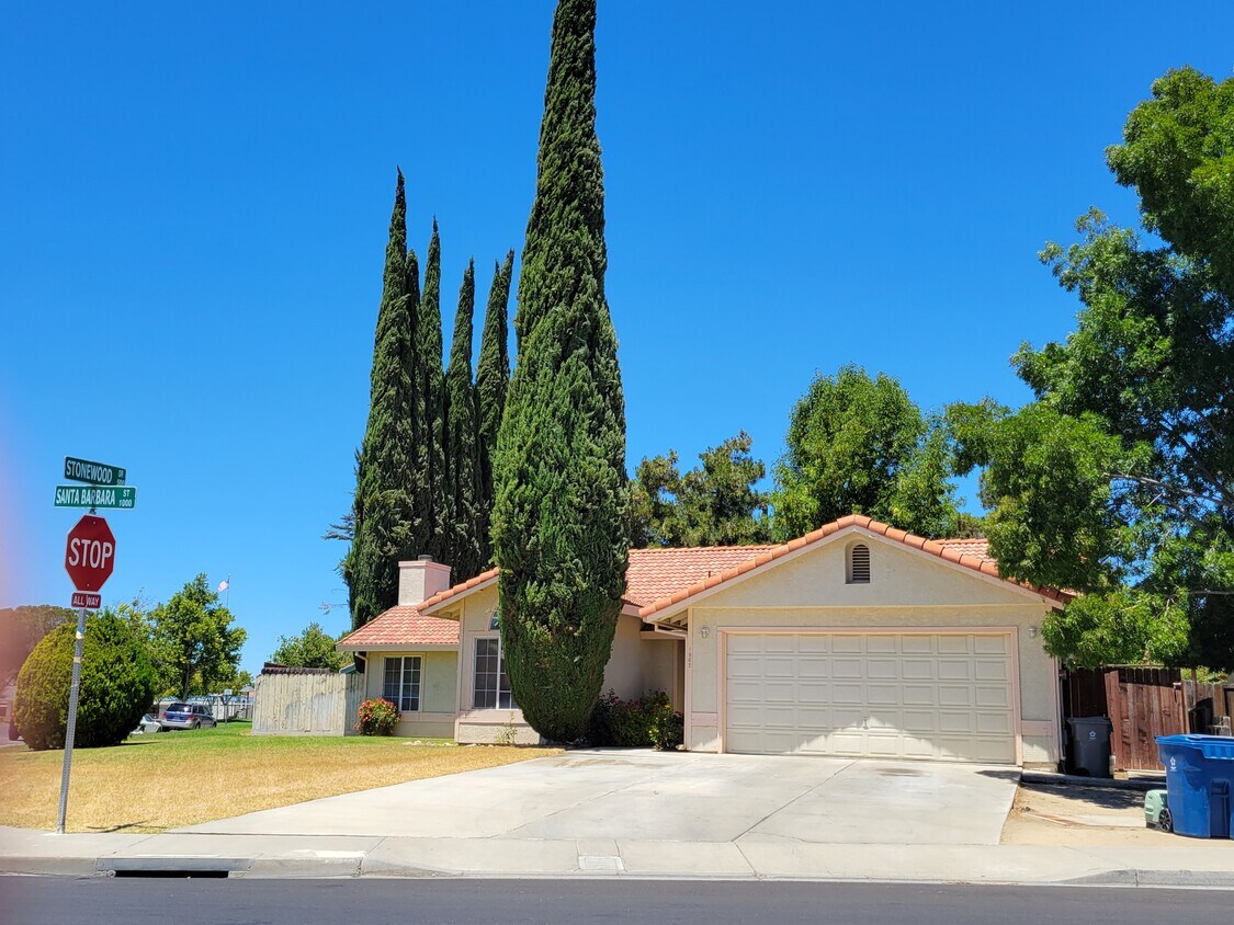 1002 Santa Barbara Street, Los Banos, CA 93635 House Rental in Los