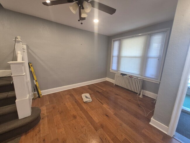 sala de estar - 5619 Lansdowne Ave