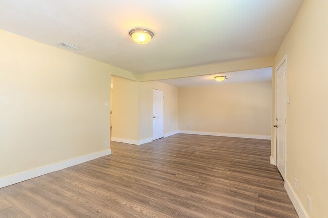 Foto del edificio - 1114 Blackwood Ave