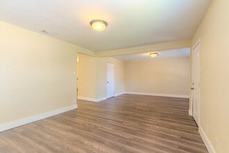 Building Photo - 1114 Blackwood Ave