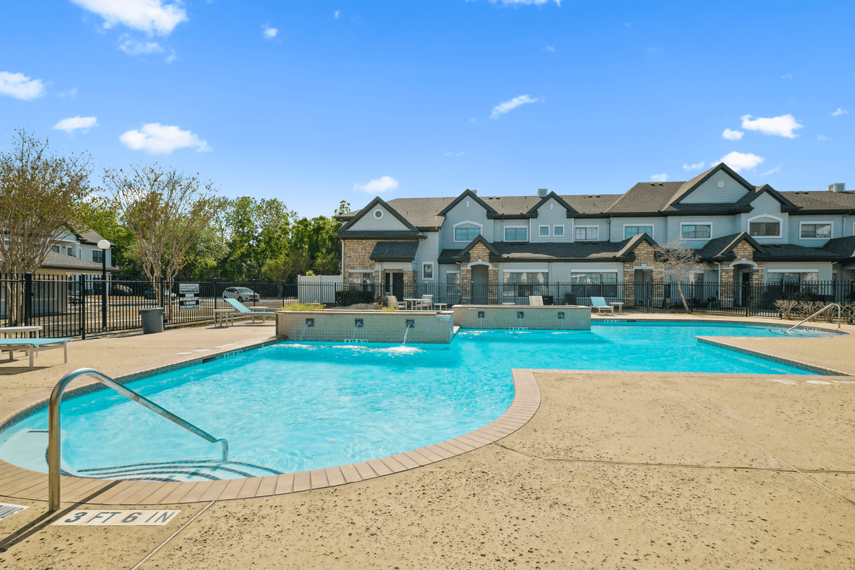 Primary Photo - Champion Townhomes on the Green