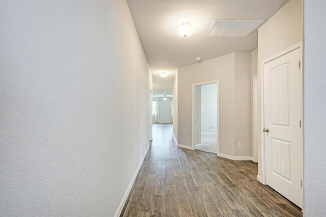 Building Photo - 125 Jubilee Dr