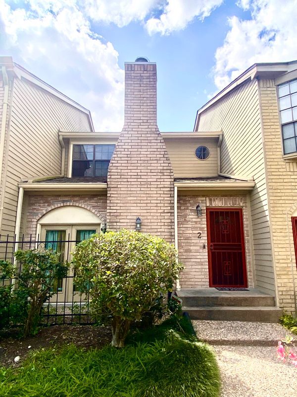 Building Photo - 7350 Kirby Dr