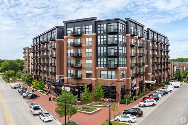 Building Photo - Top of The Mount Apartments