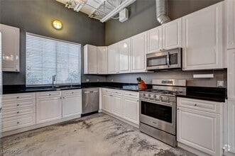 Building Photo - 5096 Thunder River Cir