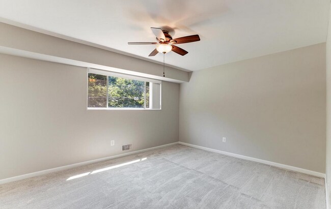 Foto del edificio - 10630 Kenilworth Ave