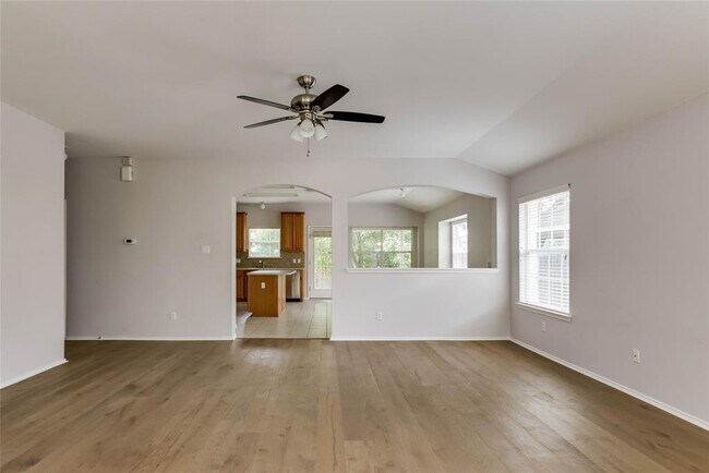 Foto del edificio - 3108 Lynnbrook Dr