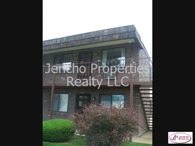 Building Photo - 633 Oak St