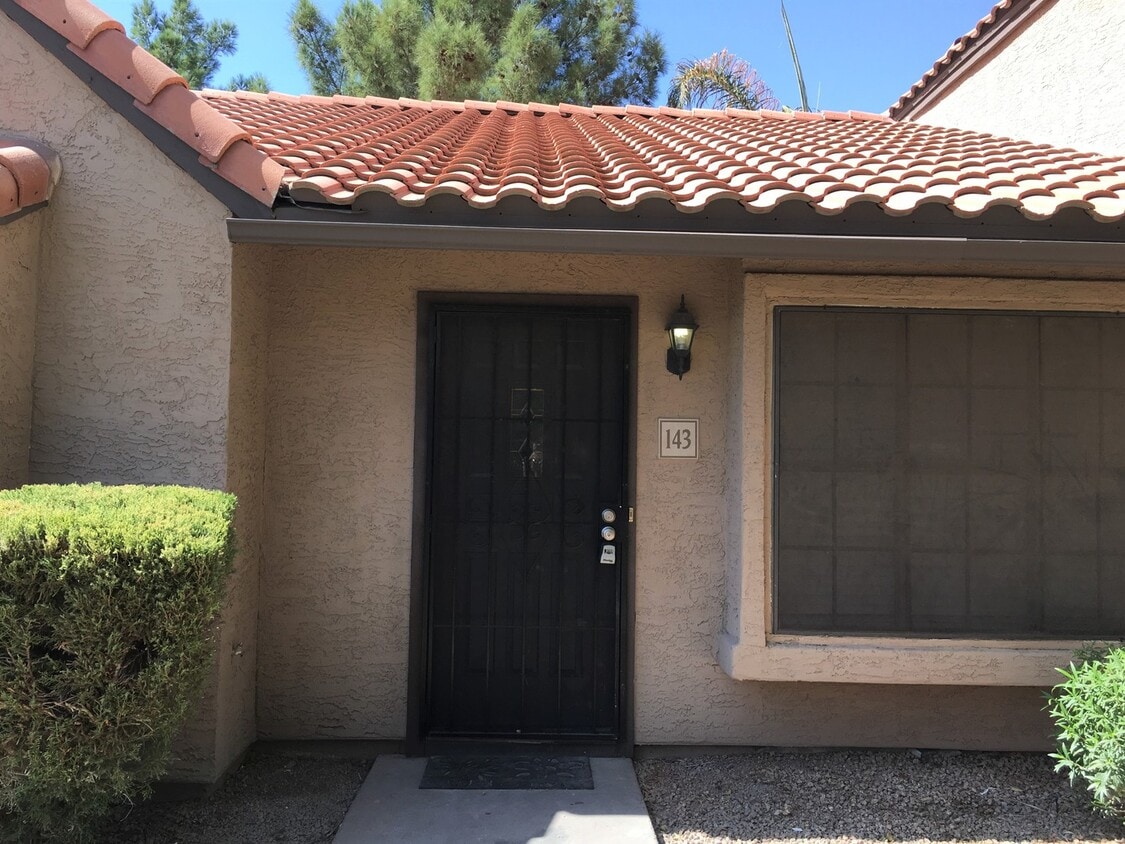**MOVE-IN SPECIAL 50% OFF MOVE-IN MONTH!!!!** **BEAUTIFUL 3br/2ba TOWNHOME (ELLIOTT & ARIZONA AVE)** - **MOVE-IN SPECIAL 50% OFF MOVE-IN MONTH!!!!** **BEAUTIFUL 3br/2ba TOWNHOME (ELLIOTT & ARIZONA AVE)**