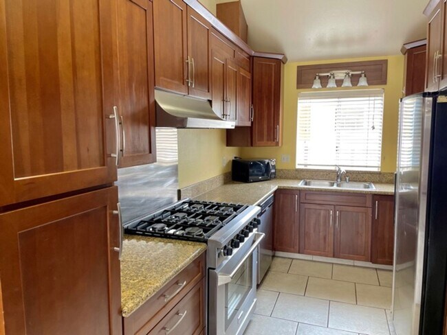 Building Photo - Desirable Pine Creek Condo by CAL POLY, 2 bedroom, 2 Bath + Den and Loft