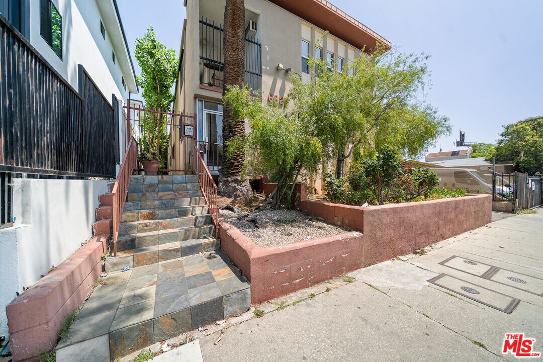 Foto principal - 6827 Leland Way