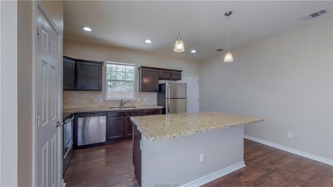 Building Photo - 203 Sterling St